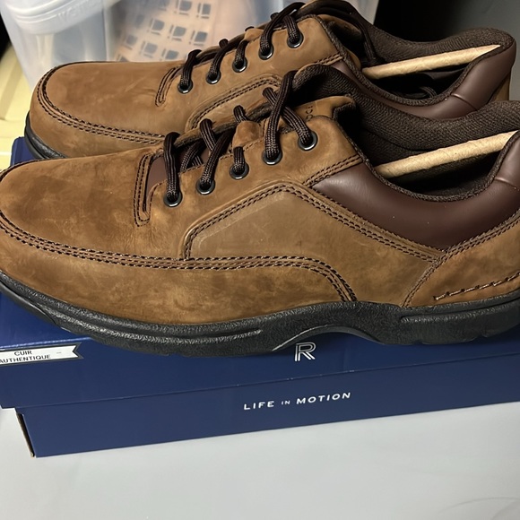 Rockport, men’s brown Eureka shoe
Size 10
New in box - Picture 3 of 10